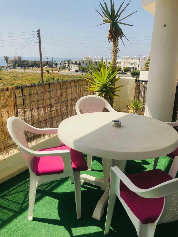 Beautiful Apartment Near The Sea Paphos Exterior foto